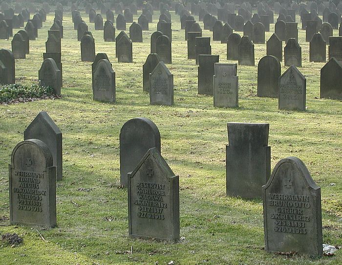 Kriegsgräber II